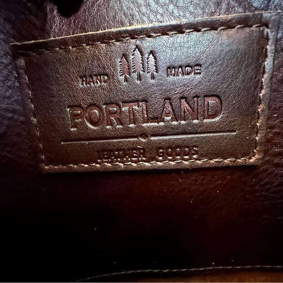 Portland Leather Bucket Bag - Picture 5 of 7